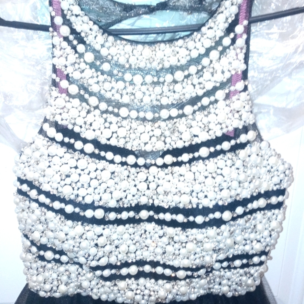 Dress - Picture 3 of 3